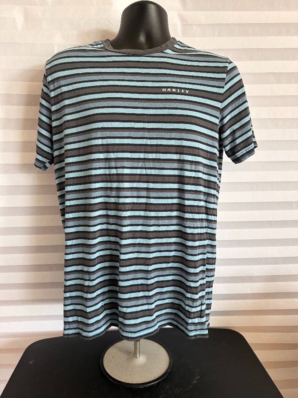 Oakley Men’s Striped Graphic Crewneck T-Shirt Size Large